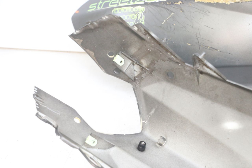 photo de REAR PANEL PEUGEOT STREETZONE I 2T 50 (2018 - 2020) - Distinctive features