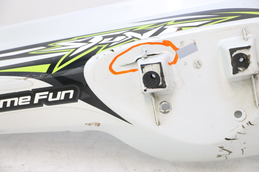photo de REAR PANEL MBK STUNT NAKED 50 (2004 - 2018) - Distinctive features