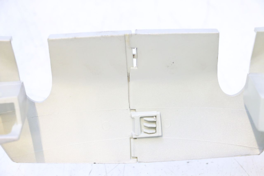 photo de REAR PANEL PEUGEOT VIVACITY 50 (1998 - 2003) - Zoom on usage condition