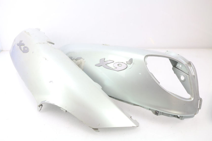 photo de REAR PANEL PIAGGIO X9 125 (2000 - 2003) - Distinctive features