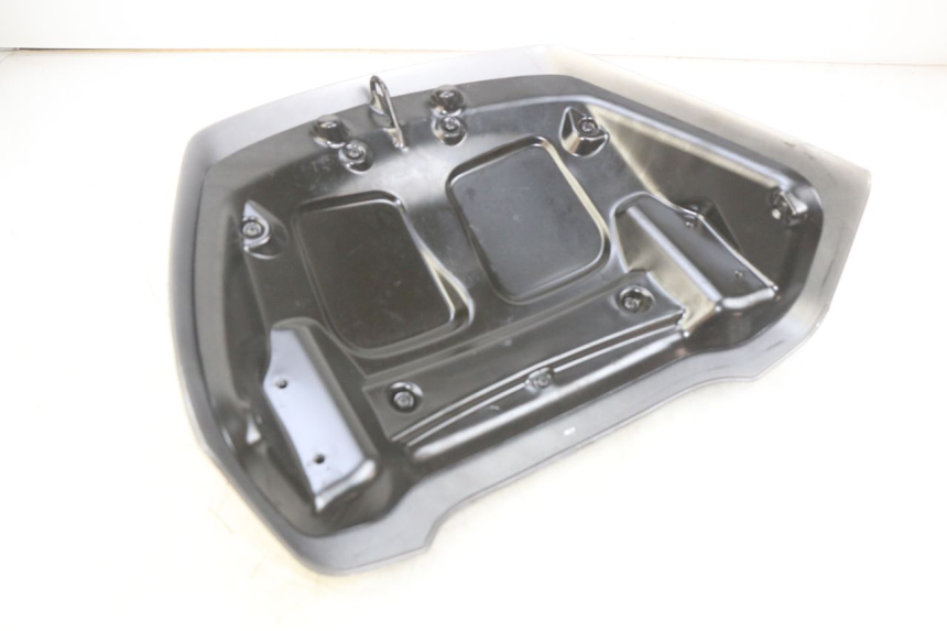 photo de REAR FAIRING PIAGGIO XEVO - X EVO 125 (2007 - 2017) - Component detail