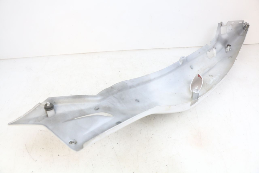 photo de REAR FAIRING YAMAHA YZF R THUNDERCAT 600 (1996 - 2003) - Focus on structure