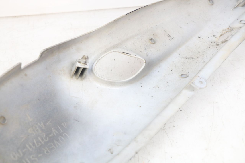 photo de REAR FAIRING YAMAHA YZF R THUNDERCAT 600 (1996 - 2003) - Fixing points details