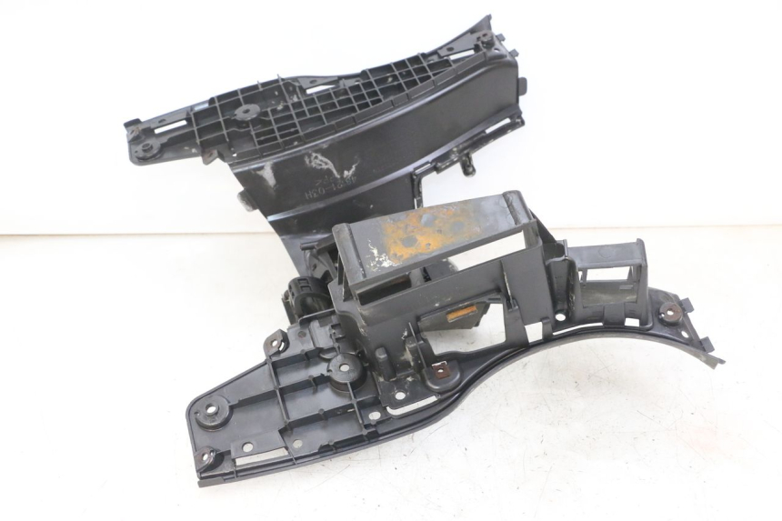 photo de FUEL TANK PANEL SUZUKI BURGMAN 125 (2007 - 2014) - Zoom on usage condition