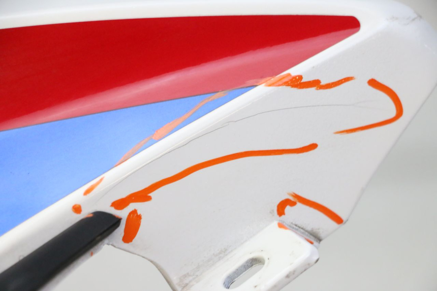 photo de RIGHT FUEL TANK PANEL BMW G310 R 310 (2016 - 2020) - Checked used part