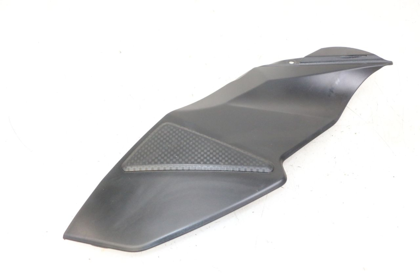 photo de RIGHT TANK FAIRING SUZUKI GSR 750 (2011 - 2017) - Component detail