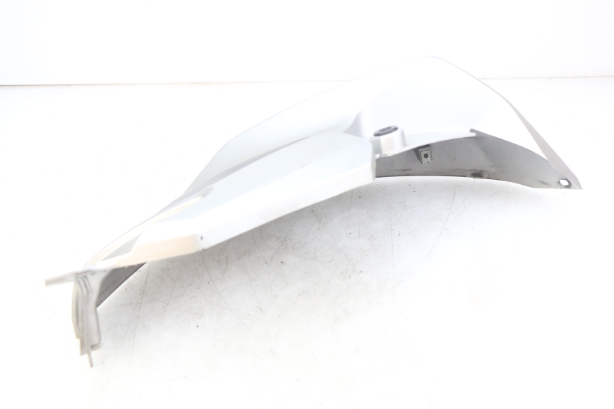 photo de RIGHT TANK FAIRING YAMAHA MT ABS 125 (2014 - 2018) - Fixing points details