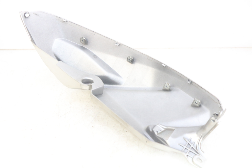 photo de RIGHT TANK FAIRING YAMAHA MT ABS 125 (2014 - 2018) - Surface and material condition