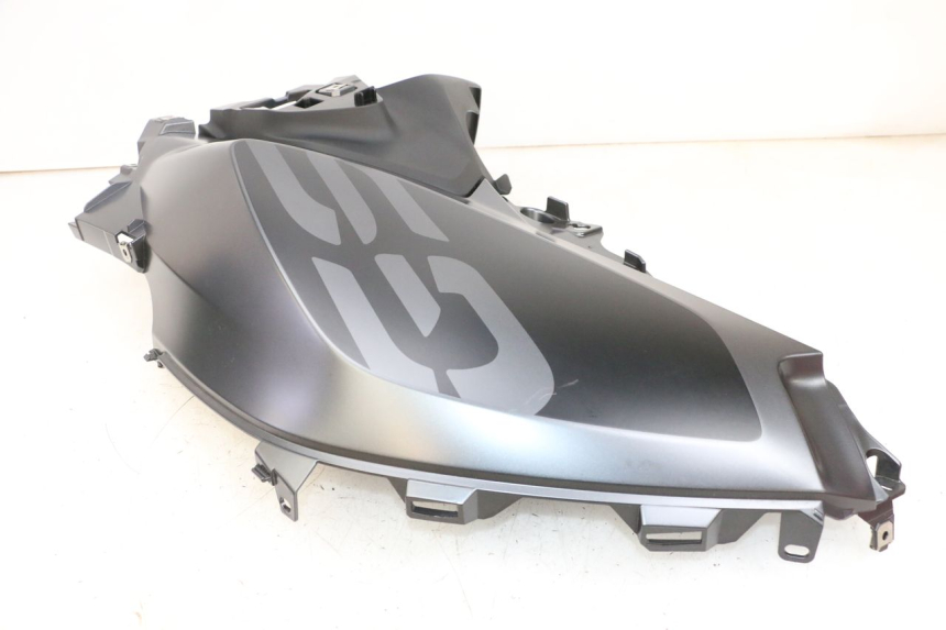 photo de RIGHT FUEL TANK PANEL BMW R GS 1250 (2021 - 2024) - Detailed visual inspection
