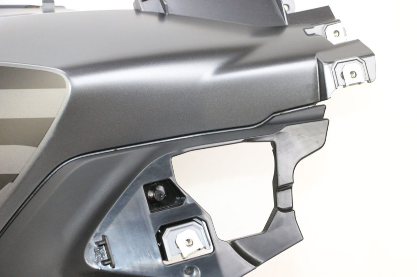 photo de RIGHT FUEL TANK PANEL BMW R GS 1250 (2021 - 2024) - Alternative angle