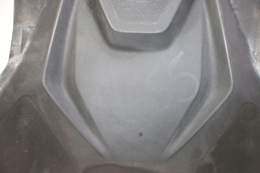 photo de FUEL TANK PANEL BMW G310 R 310 (2016 - 2020) - Zoom on usage condition