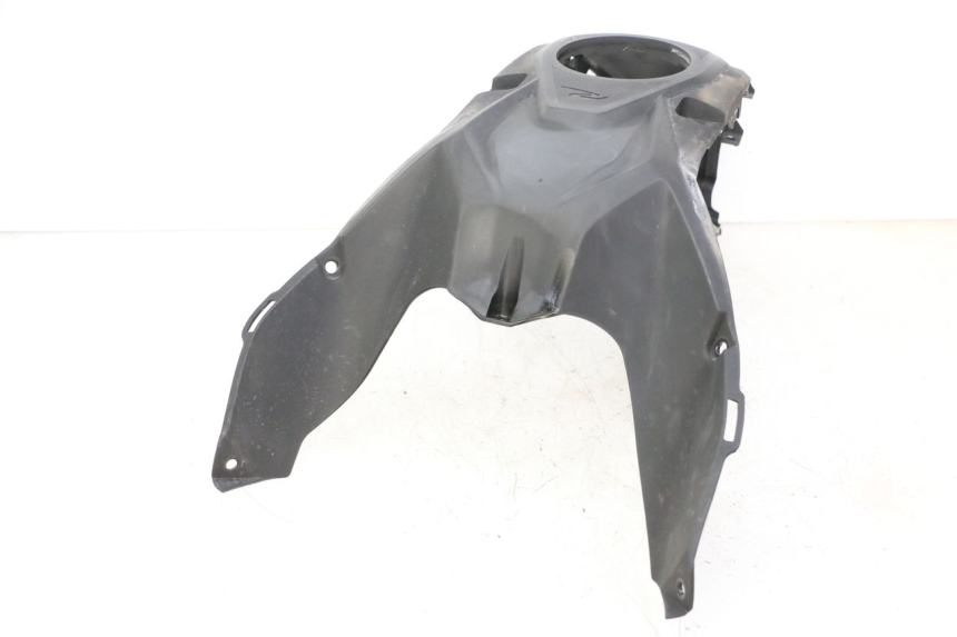 photo de FUEL TANK PANEL BMW G310 R 310 (2016 - 2020) - Technical close-up
