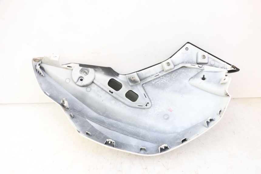 photo de LEFT FUEL TANK PANEL BMW G310 R 310 (2016 - 2020) - Component detail