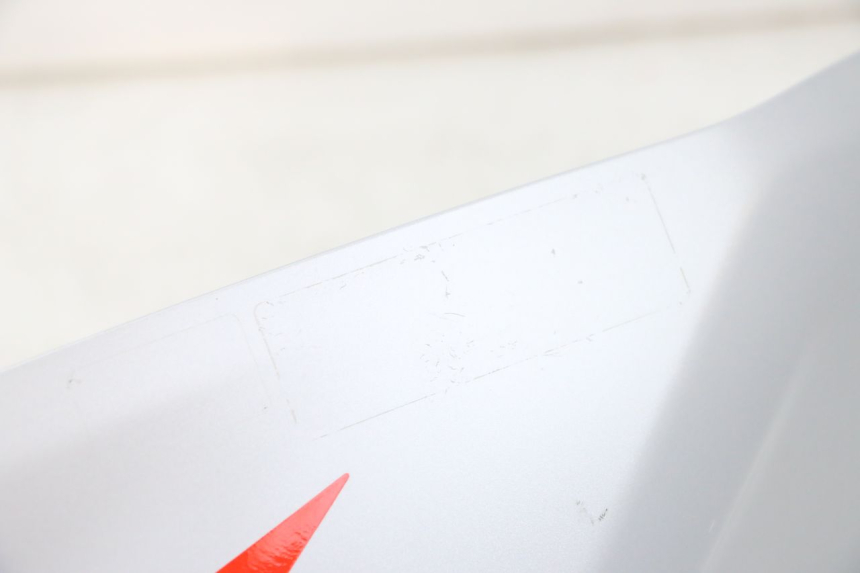 photo de LEFT FUEL TANK PANEL YAMAHA MT-07 MT07 ABS 700 (2018 - 2020) - Zoom on usage condition