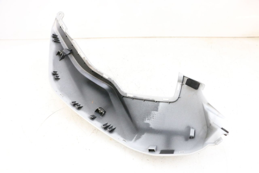 photo de LEFT FUEL TANK PANEL YAMAHA MT-07 MT07 ABS 700 (2018 - 2020) - Fixing points details