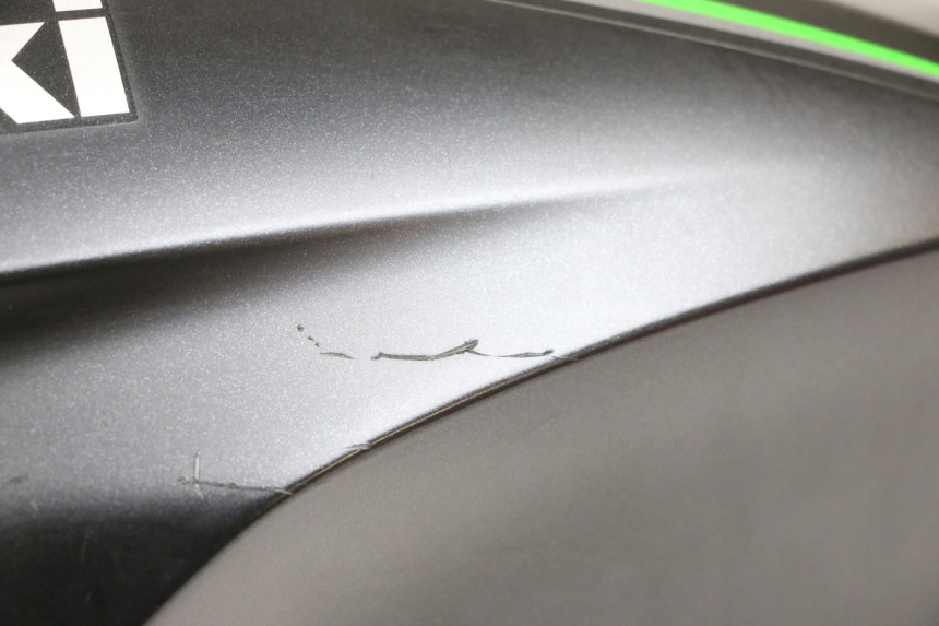 photo de LEFT TANK FAIRING KAWASAKI VERSYS ABS 650 (2015 - 2018) - Technical close-up