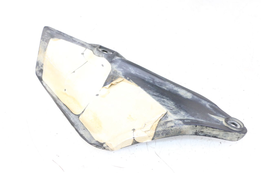 photo de LEFT FUEL TANK PANEL YAMAHA YFM GRIZZLY 550 (2008 - 2015) - Zoom on usage condition