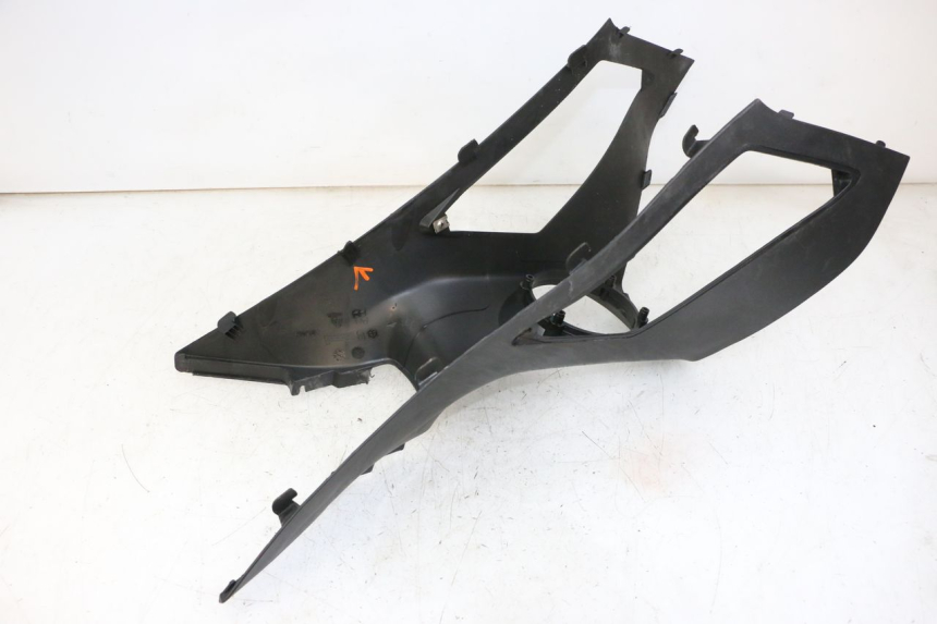 photo de FUEL TANK PANEL GILERA NEXUS 300 (2008 - 2013) - Component detail