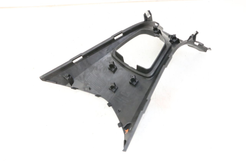 photo de FUEL TANK PANEL HONDA PCX (JF57/JF64) 125 (2014 - 2018) - Alternative perspective