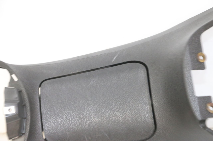 photo de FUEL TANK PANEL PIAGGIO IE MP3 YOURBAN 300 (2011 - 2016) - Zoom on usage condition