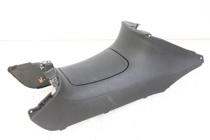 photo de FUEL TANK PANEL PIAGGIO IE MP3 YOURBAN 300 (2011 - 2016) - Alternative perspective