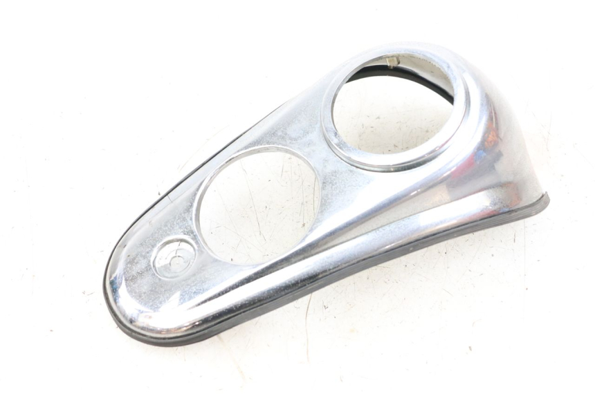 photo de FUEL TANK PANEL JINLUN JL HIGHLANDER 125 (2007 - 2015) - Fixing points details