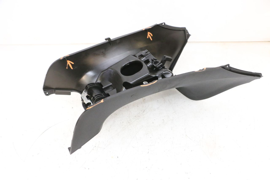 photo de FUEL TANK PANEL PIAGGIO MP3 HPE 300 (2019 - 2026) - Surface and material condition