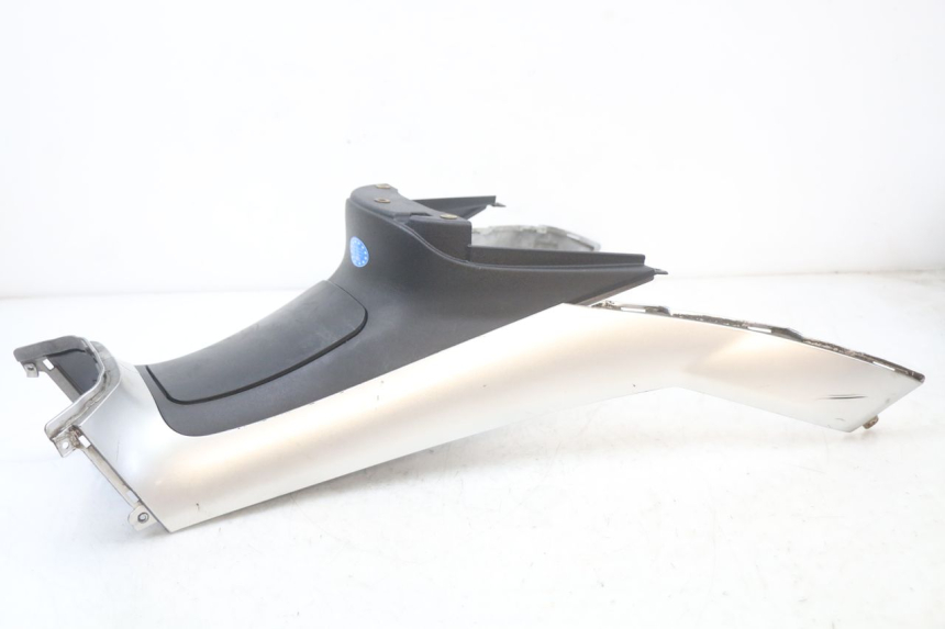 photo de FUEL TANK PANEL PIAGGIO MP3 LT 400 (2007 - 2012) - Alternative perspective