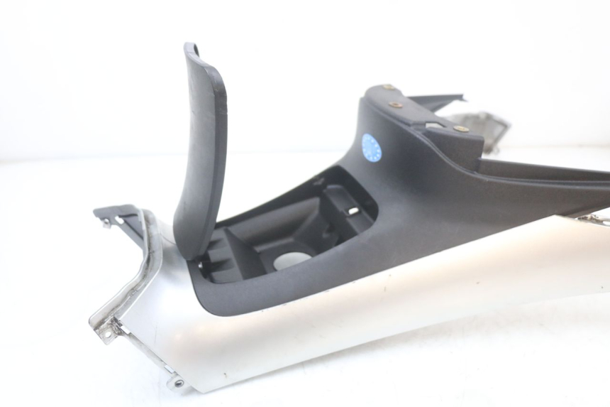 photo de FUEL TANK PANEL PIAGGIO MP3 LT 400 (2007 - 2012) - Technical close-up