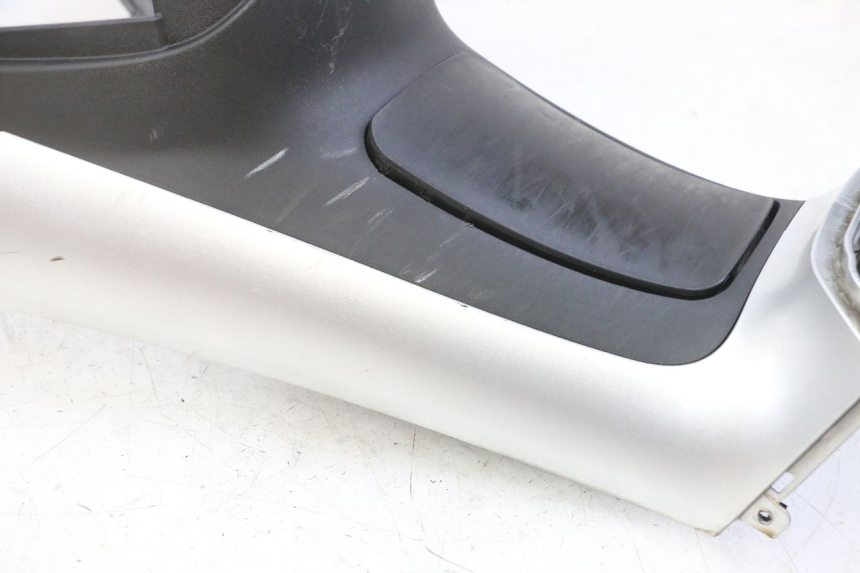 photo de FUEL TANK PANEL PIAGGIO MP3 LT 300 (2010 - 2016) - Detailed visual inspection