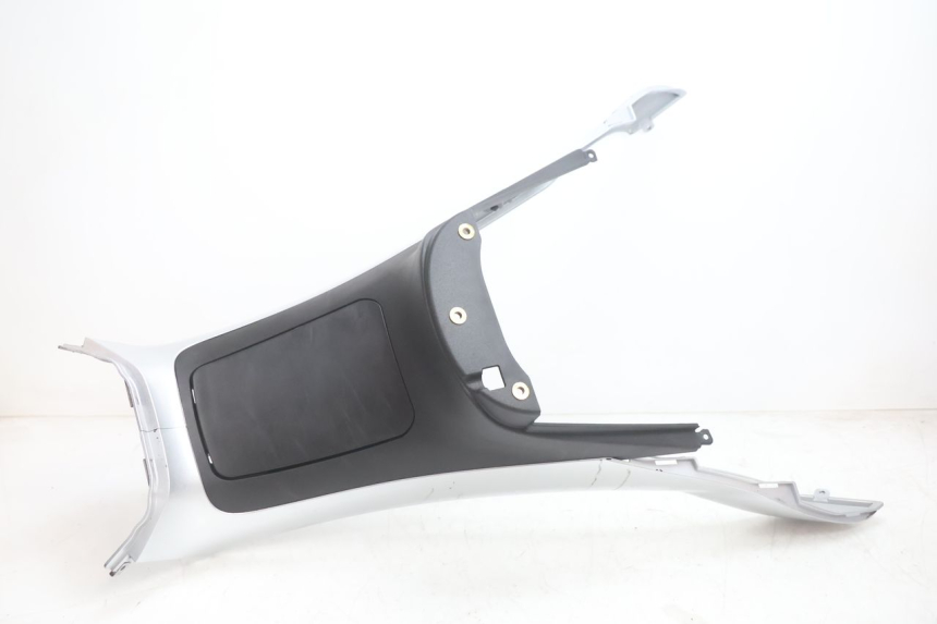 photo de FUEL TANK PANEL PIAGGIO MP3 LT 300 (2010 - 2016) - Surface and material condition
