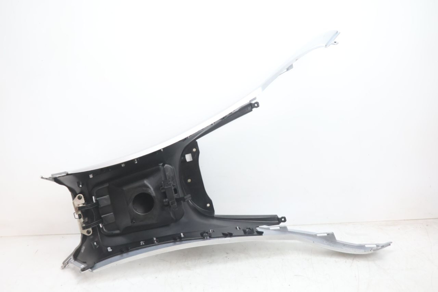 photo de FUEL TANK PANEL PIAGGIO MP3 LT 300 (2010 - 2016) - Markings and original references