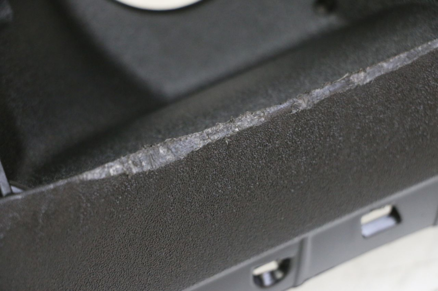 photo de FAIRING TANK PIAGGIO MP3 500 (2014 - 2017) - Technical close-up