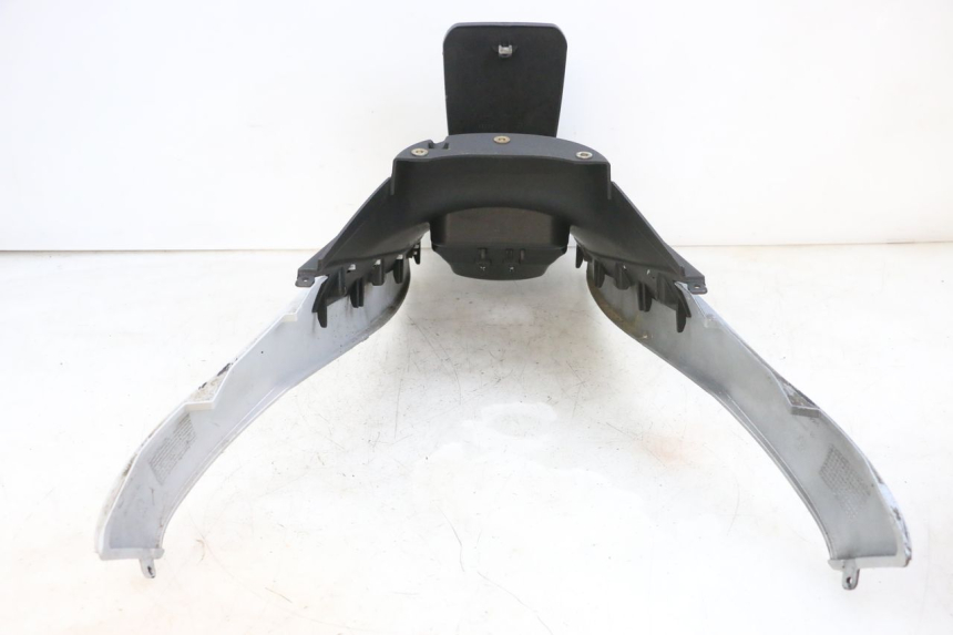 photo de FAIRING TANK PIAGGIO MP3 RL 250 (2006 - 2010) - Additional view of the item