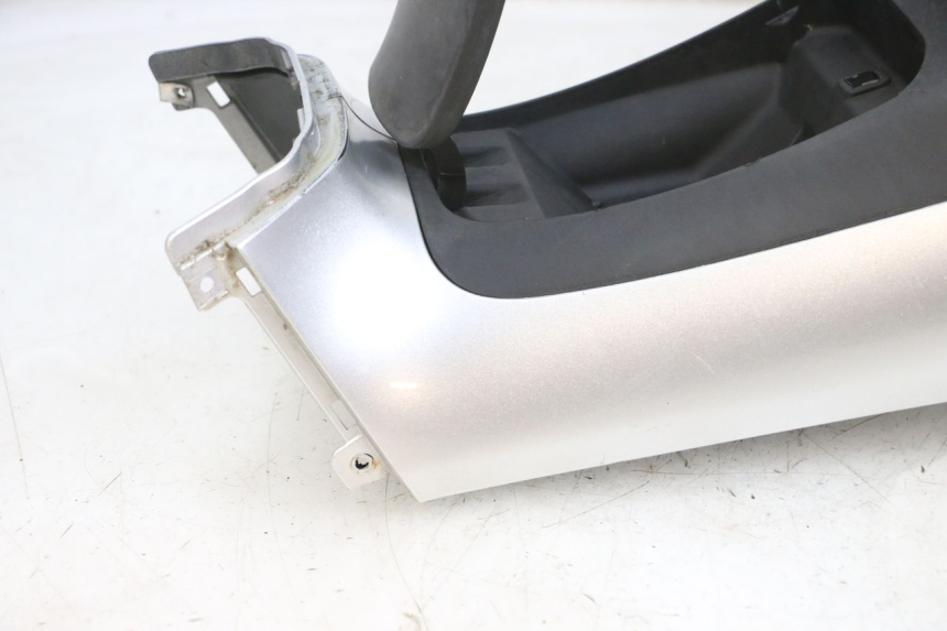 photo de FAIRING TANK PIAGGIO MP3 RL 250 (2006 - 2010) - Component zoom