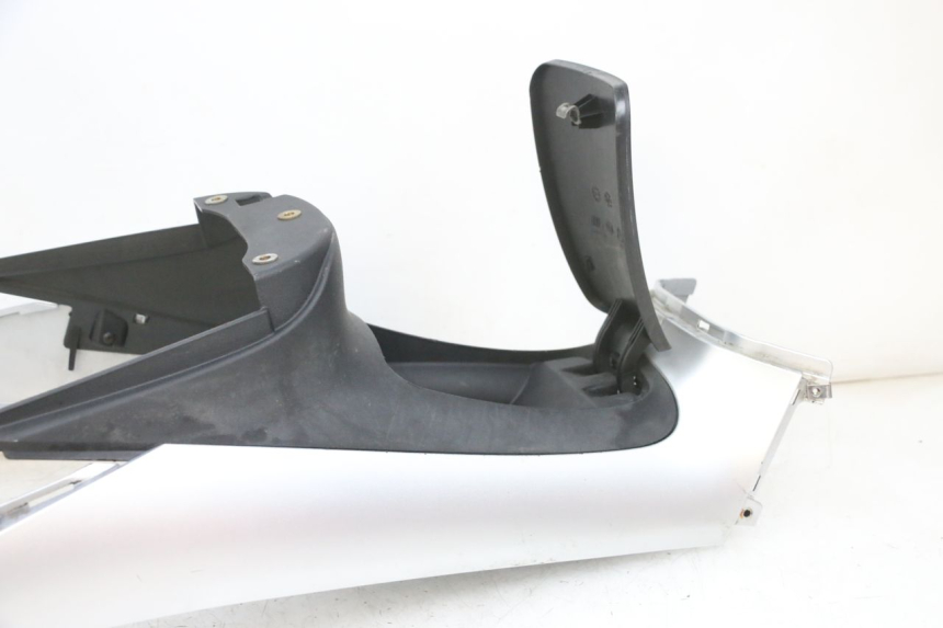 photo de FAIRING TANK PIAGGIO MP3 RL 250 (2006 - 2010) - Surface and material condition