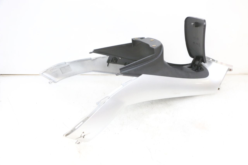 photo de FAIRING TANK PIAGGIO MP3 RL 250 (2006 - 2010) - Additional view of the item