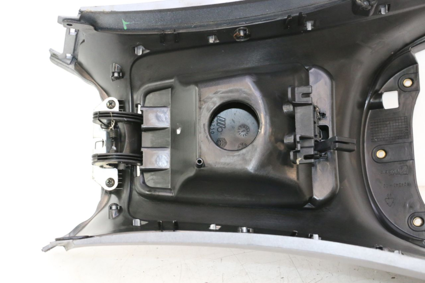 photo de FUEL TANK PANEL PIAGGIO MP3 125 (2006 - 2014) - Product overview