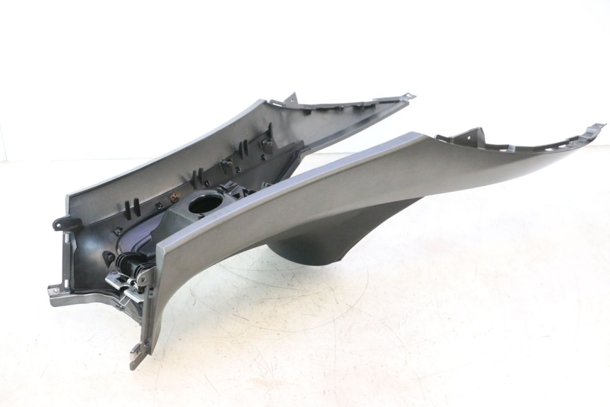 photo de FUEL TANK PANEL PIAGGIO MP3 500 (2016 - 2018) - Component zoom