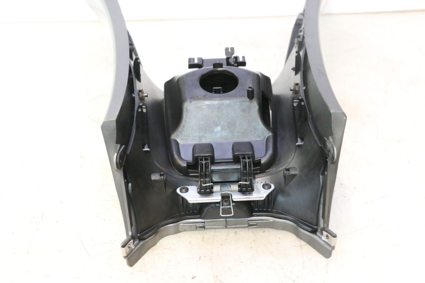 photo de FUEL TANK PANEL PIAGGIO MP3 500 (2016 - 2018) - High-resolution close-up