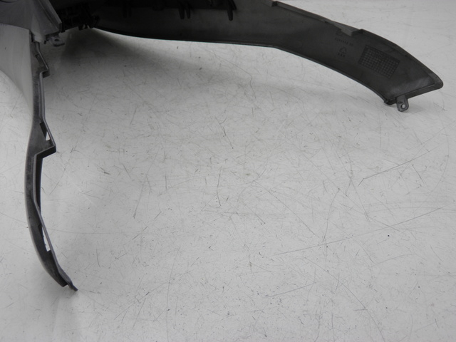 photo de FUEL TANK PANEL PIAGGIO MP3 RL 125 (2008 - 2009) - Distinctive features