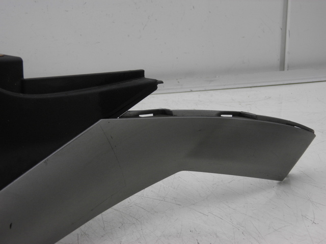 photo de FUEL TANK PANEL PIAGGIO MP3 RL 125 (2008 - 2009) - High-resolution close-up