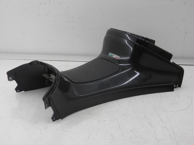 photo de FUEL TANK PANEL PIAGGIO XEVO - X EVO 125 (2010 - 2015) - Product overview