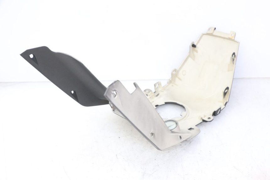 photo de FUEL TANK PANEL MAG POWER R-STREET 50 (2016 - 2025) - Alternative perspective