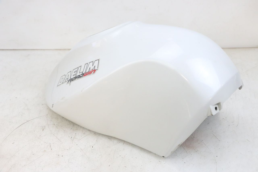 photo de FUEL TANK FAIRING DAELIM VJ ROADWIN FI 125 (2008 - 2017) - Surface and material condition