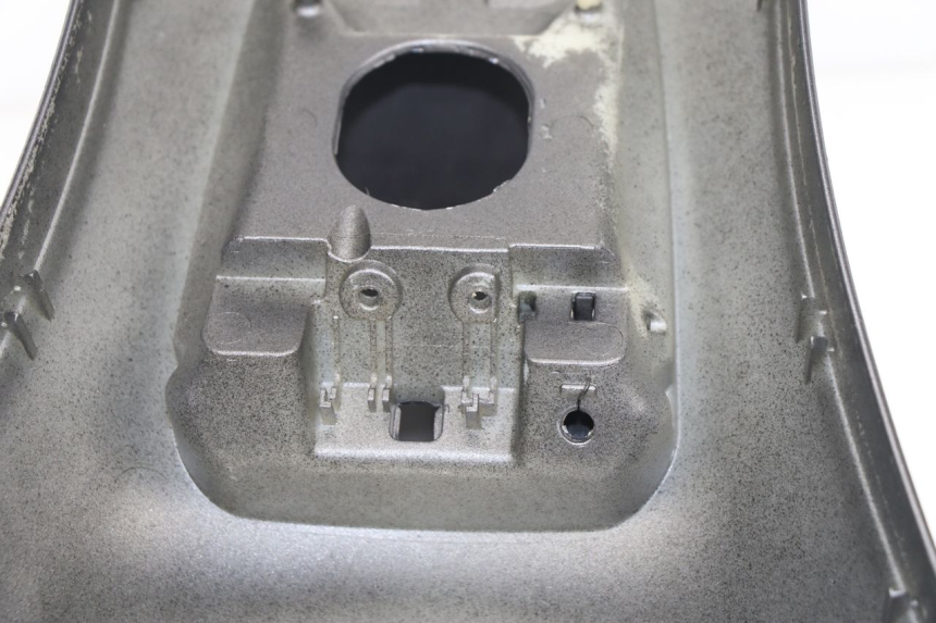 photo de FUEL TANK PANEL PIAGGIO X8 400 (2006 - 2007) - Zoom on usage condition