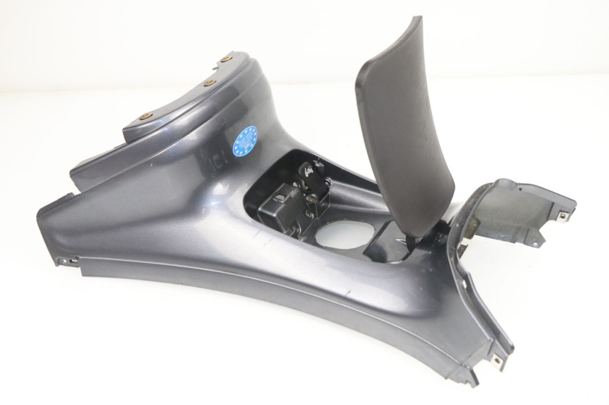 photo de FUEL TANK PANEL PIAGGIO X8 400 (2006 - 2007) - Alternative perspective