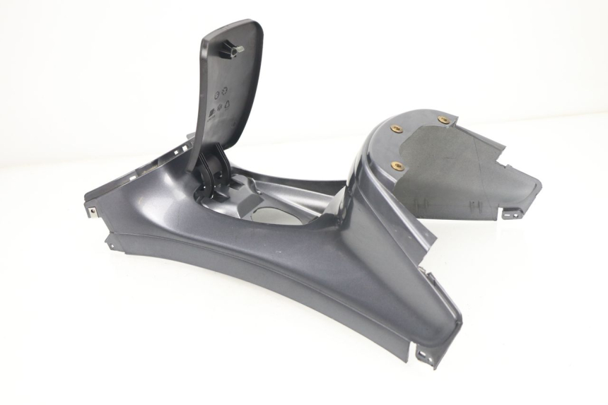 photo de FUEL TANK PANEL PIAGGIO X8 400 (2006 - 2007) - Surface and material condition