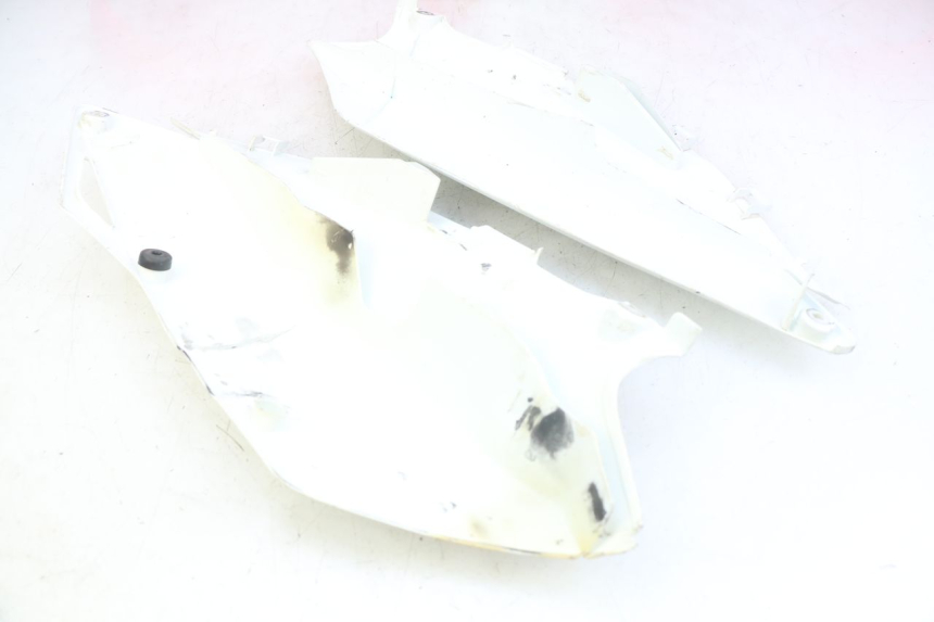 photo de COMPLETE FAIRING BODYWORK HONDA CRF CR-F 450 (2009 - 2012) - High-resolution close-up