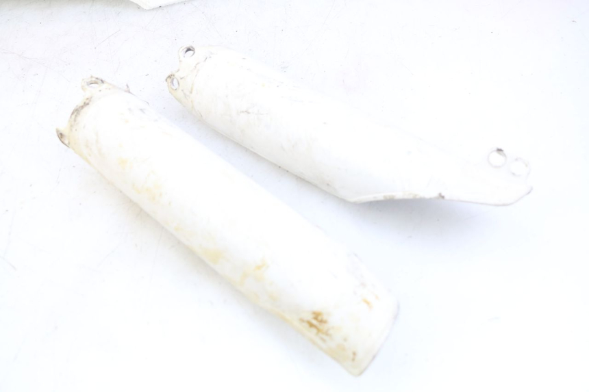 photo de COMPLETE FAIRING BODYWORK HONDA CRF CR-F 450 (2009 - 2012) - Alternative angle